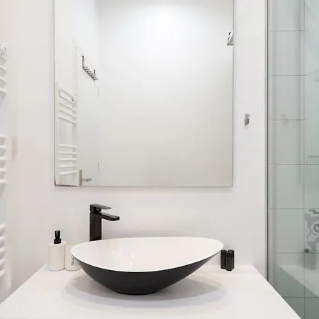 Vibrant & Cozy In Apartament Atena
