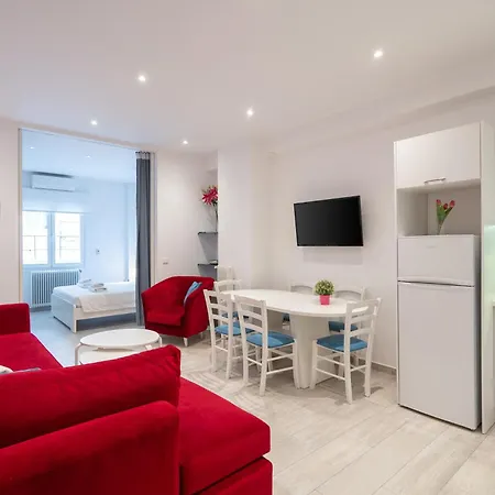 Vibrant & Cozy In Atena